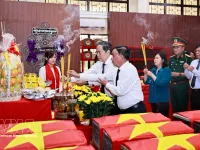 NA Chairman pays tribute to fallen heroes in Ho Chi Minh City