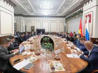 Hanoi, Moscow seek to develop more friendship, investment projects