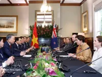 Top Vietnamese leader meets with New Zealand Governor-General in Auckland