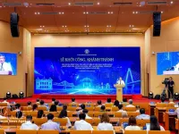 Hanoi breaks ground on two national railway projects, showcases 17 key works