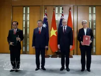 Vietnamese, Australian leaders witness exchange of cooperation documents