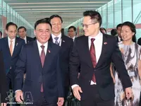 Key leader begins official visit to Singapore