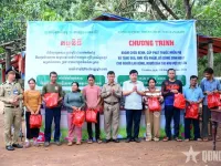 Vietnamese military unit provides free healthcare, gifts for Cambodians
