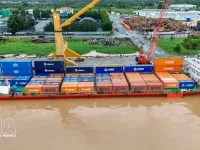 First container ship on direct Nanning-Can Tho route arrives in Can Tho