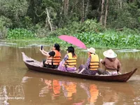Dong Thap parlays flood season into tourism opportunity