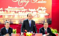 PM Phuc pays Tet visit to Thua Thien Hue