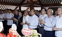 Government, NA leaders pay tribute to late President Ho Chi Minh