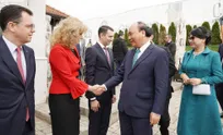 Prime Minister begins official visit to Romania