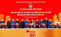 90 university valedictorians honoured at ceremony in Hanoi
