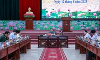 PM inspects dykes in Mekong Delta