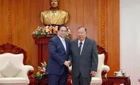 PM values former Lao leaders' contributions to Vietnam-Laos relations