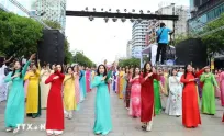 HCM City residents shine as 'ambassadors' of ao dai culture