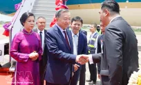Top Vietnamese leader begins official visit to Thailand