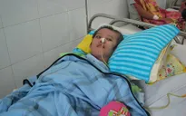 Mẹ xót xa nhìn con gái sống đời thực vật sau tai nạn giao thông