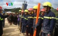 Thưởng nóng 100 triệu đồng cho đội thợ đào lò cứu nạn 12 công nhân