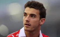 Tay đua F1 Jules Bianchi vẫn bất tỉnh kể từ sau tai nạn kinh hoàng