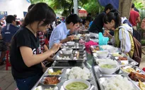 Quán cơm Xã hội - địa chỉ quen thuộc dành cho SV nghèo tại TT-Huế