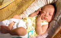 Cách tắm nắng hợp lý cho trẻ vào mùa đông