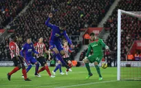 Southampton 1-2 Man Utd: Vinh danh người hùng Van Persie