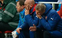 HLV Wenger "muối mặt" vì trận hòa xấu hổ của Arsenal tại Emirates