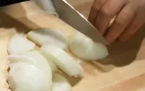 10 mẹo thái các loại hành không cay mắt