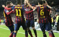 Iniesta bảo vệ Barcelona bất chấp lệnh cấm chuyển nhượng