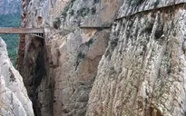 Những cây cầu khiến du khách "tim đập chân run"