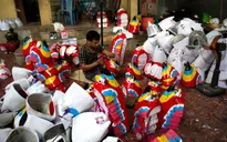 Trung thu trên làng làm mặt nạ ở Hưng Yên