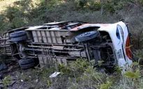 Peru: Xe bus lao xuống vực, hơn 50 người thương vong