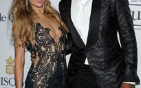 Drogba sánh bước bên kiều nữ Paris Hilton trên thảm đỏ Cannes