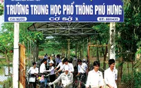 4 học sinh nghèo trả lại tiền cho người đánh rơi