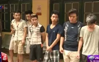 Tạm giữ nhóm "quái xế" gây náo loạn đường phố Hà Nội
