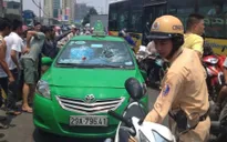 Taxi “điên” gây náo loạn đường phố Hà Nội
