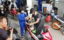 Giá xăng giảm 1.198 đồng/lít