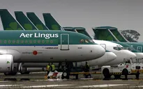 Ireland: Hành khách tử vong sau khi... cắn người trên máy bay