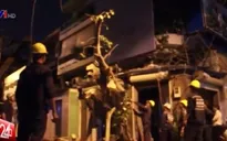 Cây xanh bật gốc gây mất điện nhiều giờ tại TP.HCM