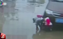 Hai em bé sống sót thần kỳ sau tai nạn hy hữu