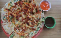 Khó cưỡng trước hương vị bánh tráng nướng - “pizza” của người Đà Lạt