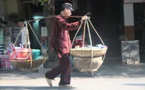 Ba gánh hàng rong “hút hồn” người Hà Nội