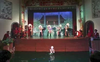 Khi các nghệ sĩ chèo... múa rối nước!
