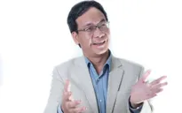 Đức khuê: Cười xòa cho đời nó nhẹ