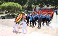 ĐTQG và U23 Việt Nam dâng hương tưởng niệm các anh hùng liệt sỹ