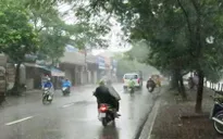 Trung Bộ nắng nóng trở lại, Bắc Bộ có mưa rào