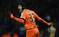 Giữ sạch lưới cho Arsenal, Petr Cech đi vào lịch sử Premier League