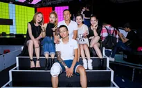 Giọng hát Việt: Tuấn Hưng tận tình chăm sóc thí sinh trong buổi tổng duyệt