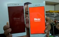 BPhone lộ vỏ nhựa bên dưới "chiếc hộp đen"