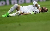 Sergio Ramos hóa… thợ lặn sau trận thắng Shakhtar