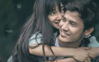 Nhã Phương bất ngờ tình tứ bên "trai lạ"