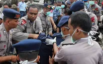 Indonesia: Máy bay quân sự lao xuống khu dân cư chỉ 2 phút sau khi cất cánh