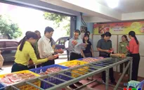 Bánh Trung thu làng nghề Xuân Đỉnh tìm lại chỗ đứng